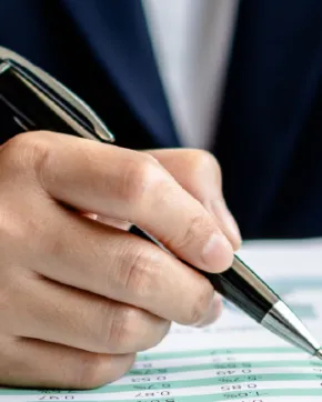 Real estate investor looking for opportunities in Colombia.