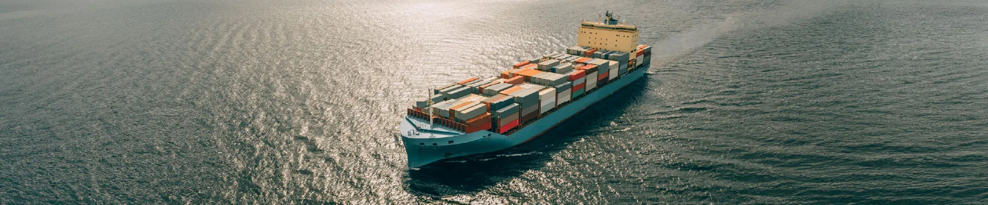 Warehousing and distribution of goods on a ship