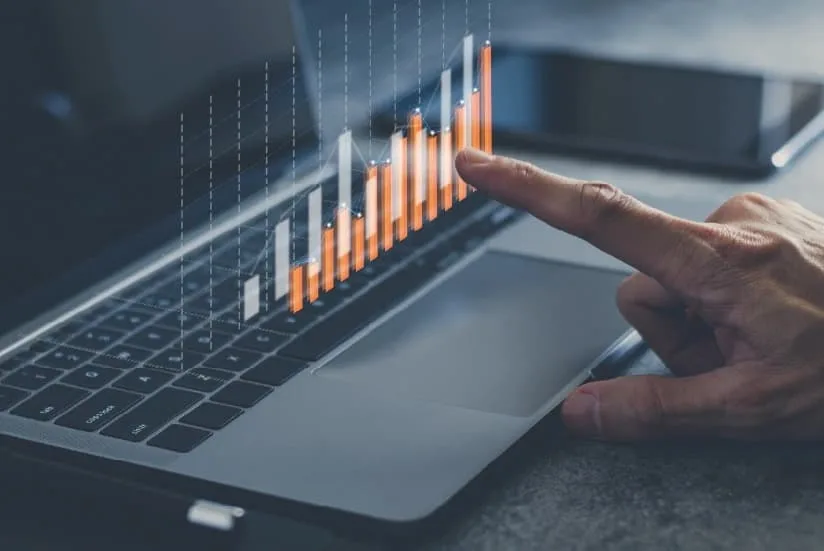 Investor studying LATAM digital growth.