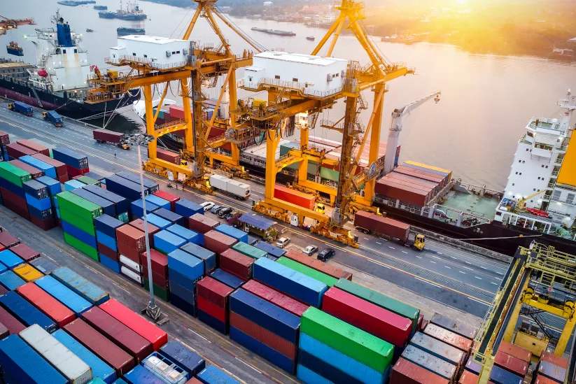 The attraction of foreign investment can be seen in this Colombian port, where arrive the major brands goods, companies that have relied on Colombia to make their investments and expand their market.
