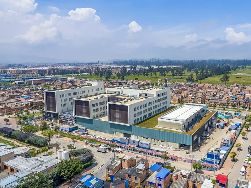 Infraestructura de servicios en Colombia / Service infrastructure in Colombia